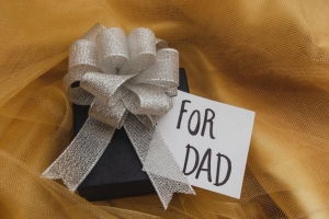 Make Him Feel Pleasure with Amazing Fathers Day Gifts